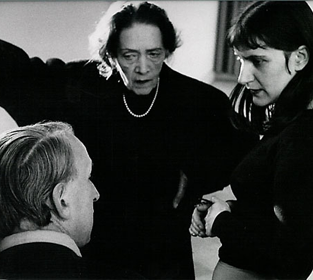 Manja Chmièl (rechts) mit Mary Wigman und Ulrich Keßler.